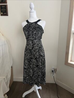 Maggy London Black and White Halter-Style Printed Midi Dress